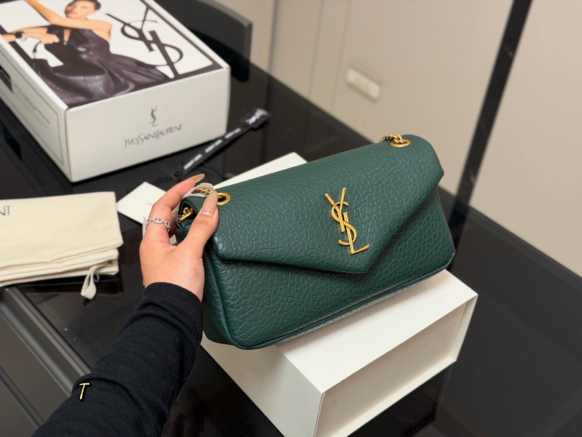 Saint Laurent Large Calypso Shoulder Bag - Image 5