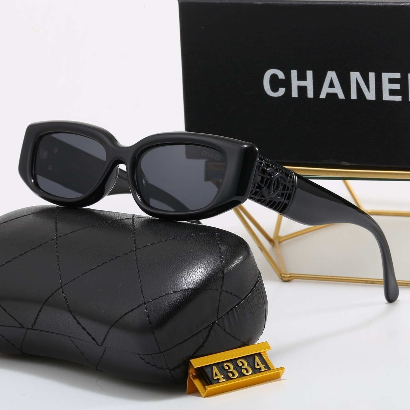 Chanel Fashionable Sunglasses - Image 2