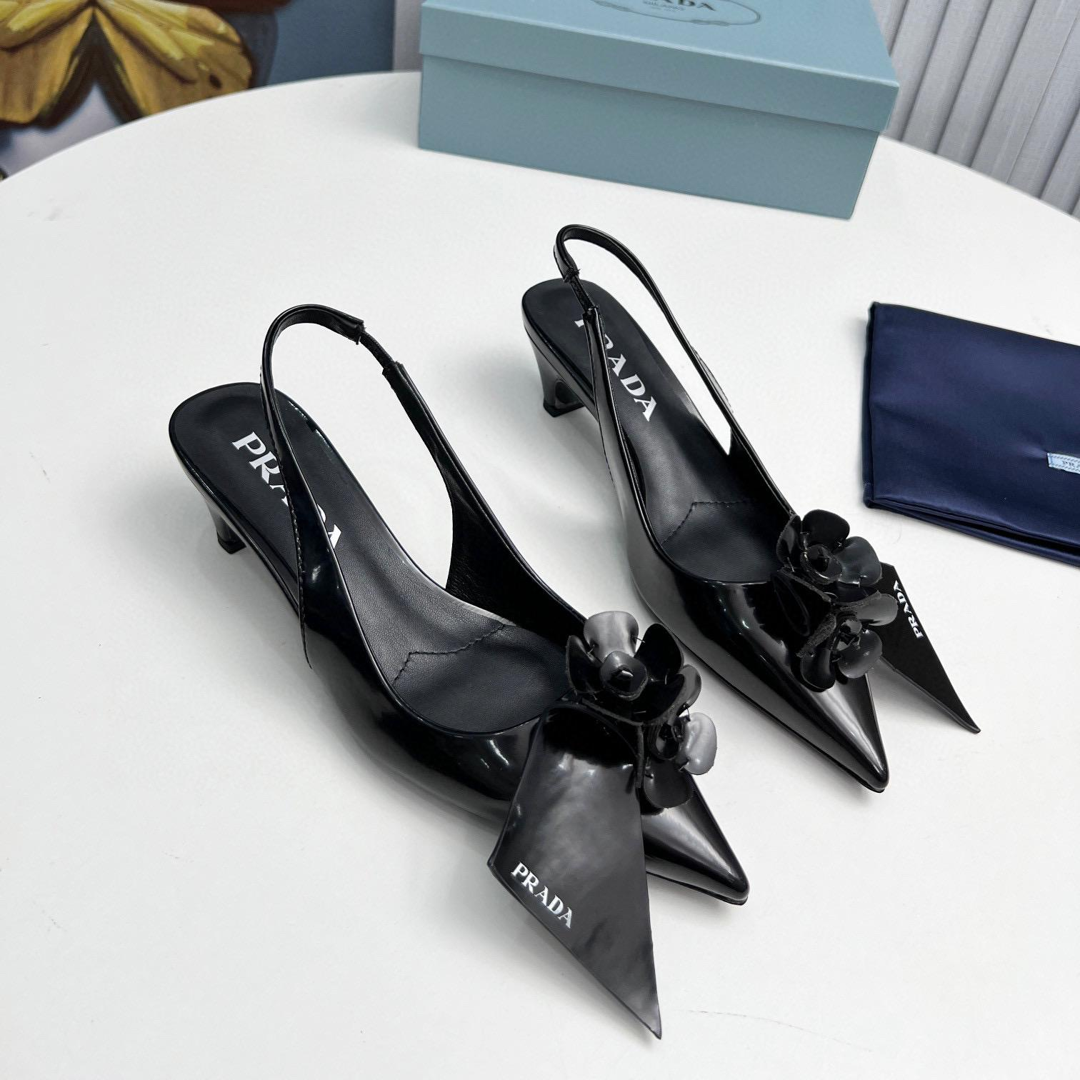 Prada  Leather Temperament Piece  Sandals Slide - Image 2