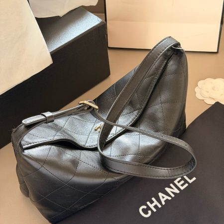 Chanel Hobo Bag - Image 7