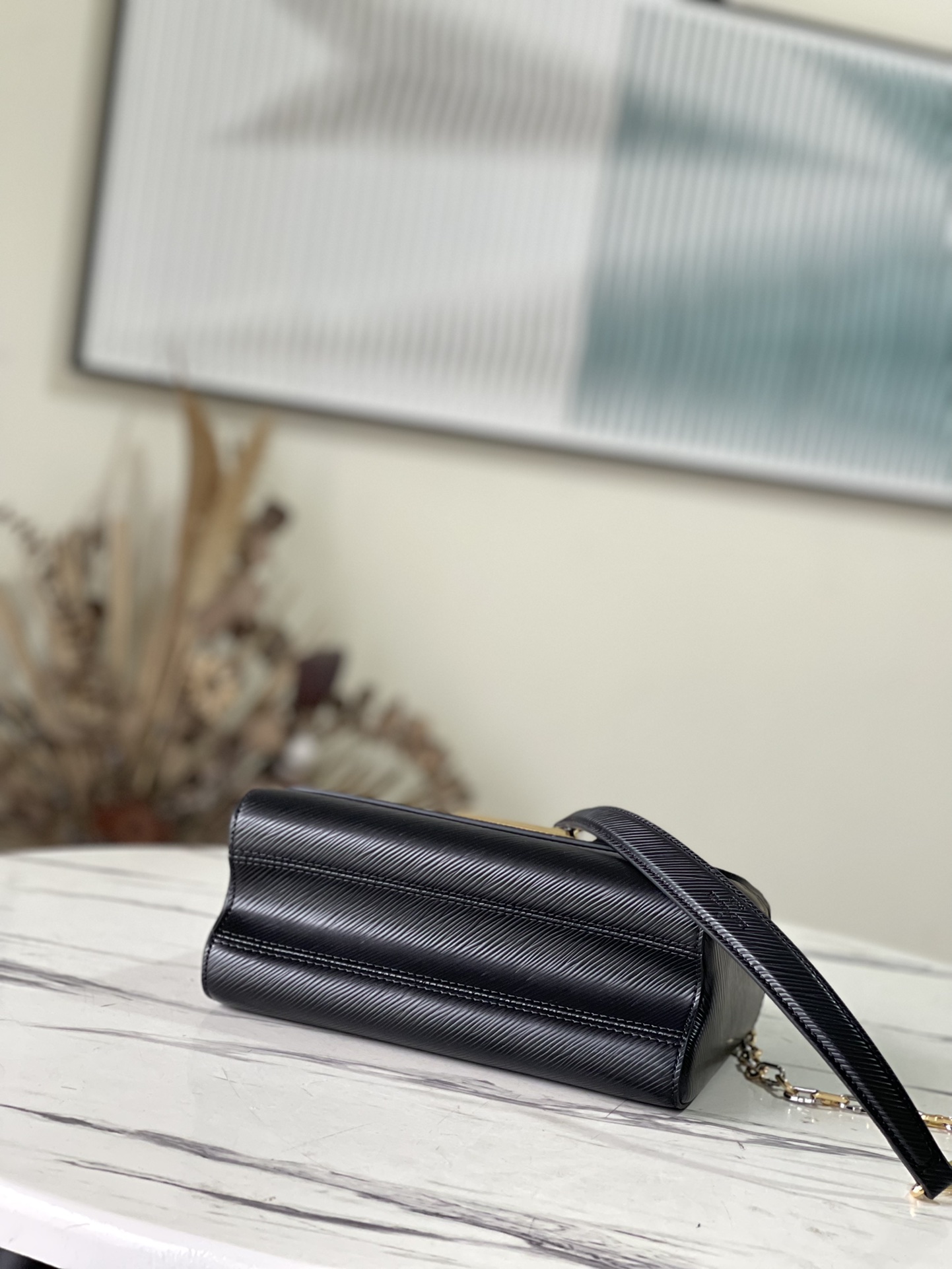 LV Twist MM Bag - Image 5
