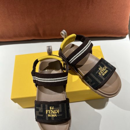 Fendi children's sandals - Image 6
