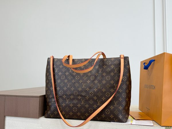 LV's New Tote Bag