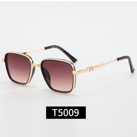 Prada Fashionable Sunglasses - Image 7