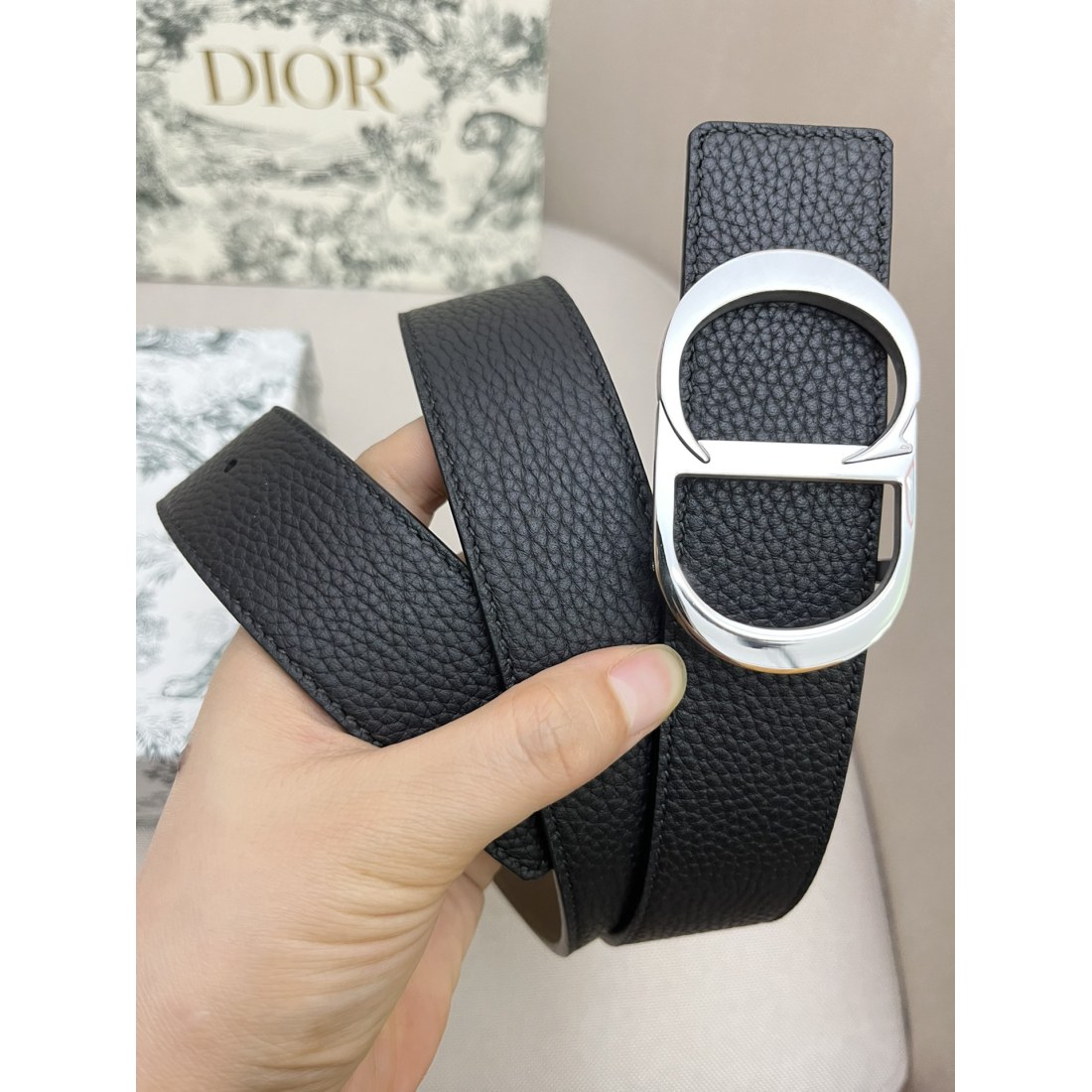 Dior cowhide and bottom leather, palladium plated pure steel buckle 35MM - Image 5