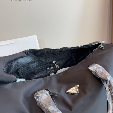 Prada duffle bag - Image 4