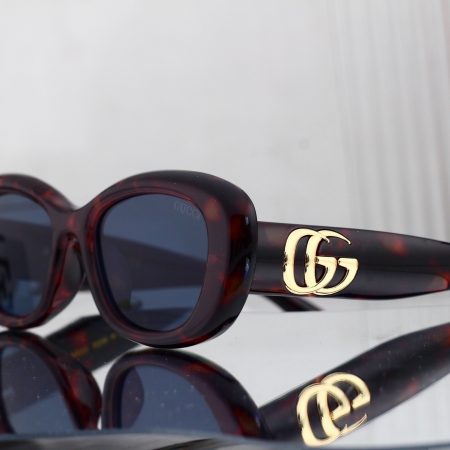 Gucci Fashionable Sunglasses - Image 8