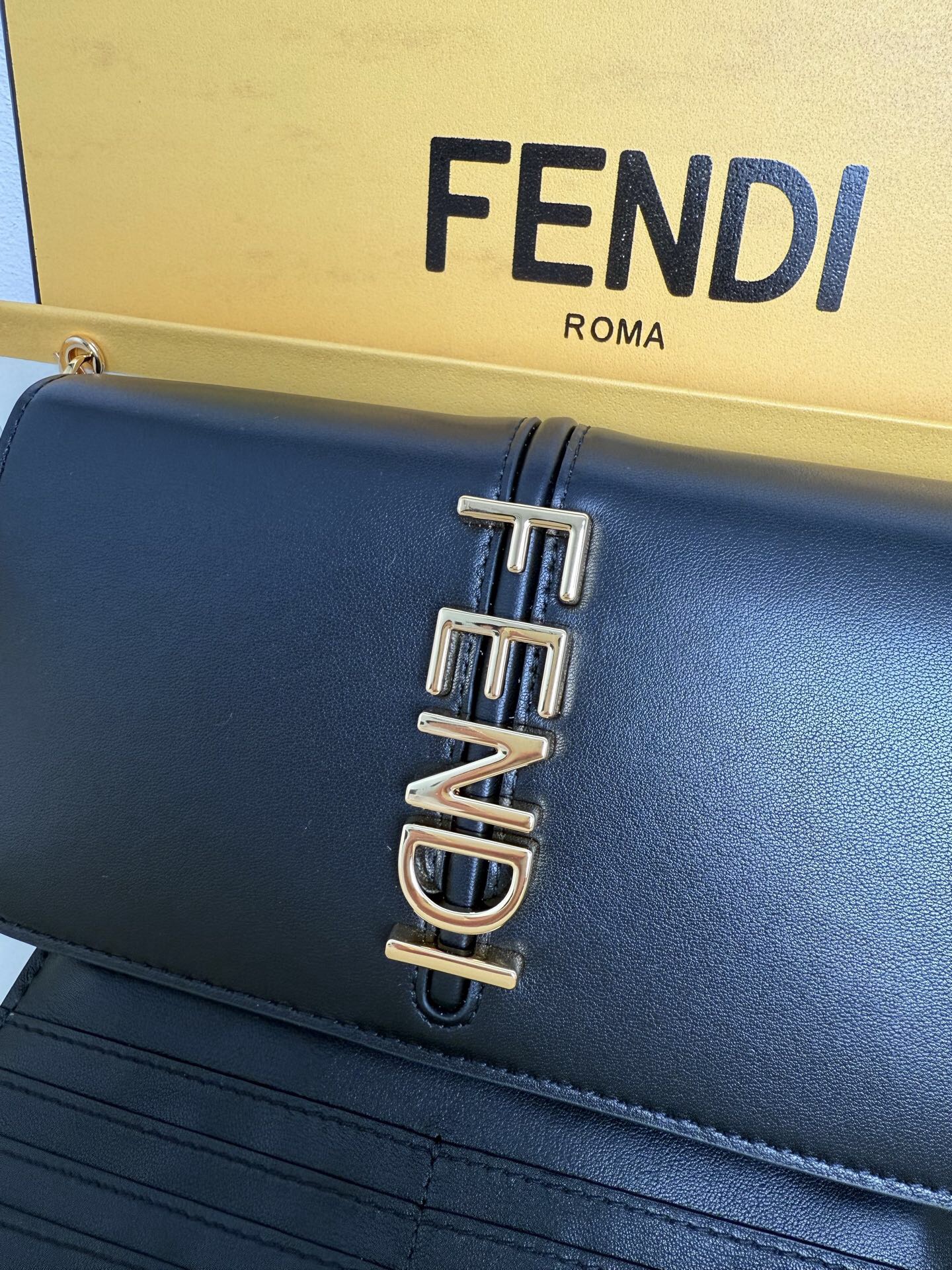 Fendi Fendigraphy Messenger bag 10A - Image 3
