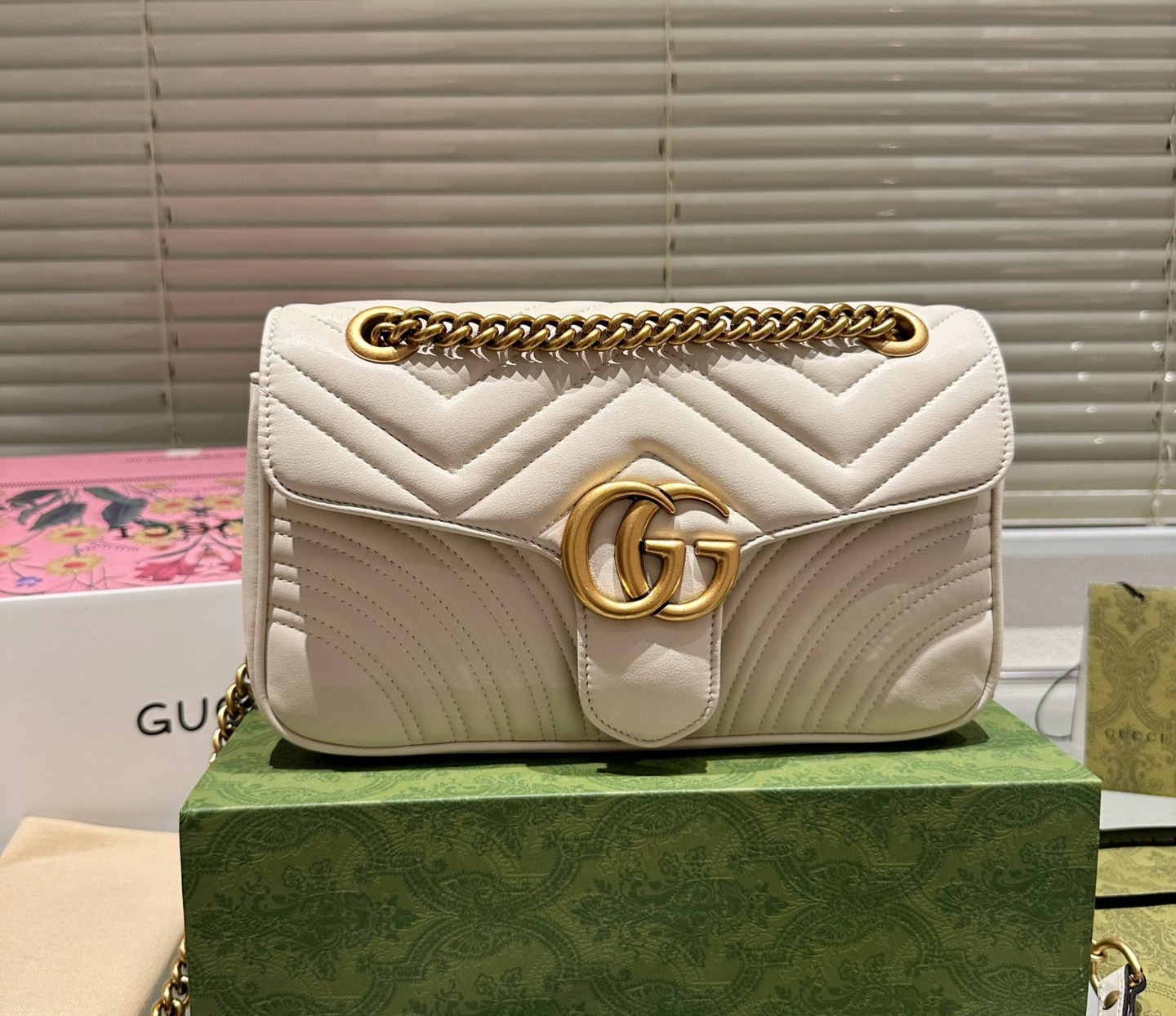 Gucci GG Marmont Small & Mini Shoulder Bag - Image 8