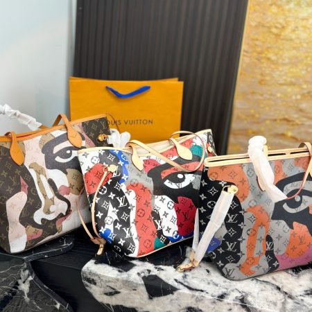 LV's New Neverfull Tote Bag