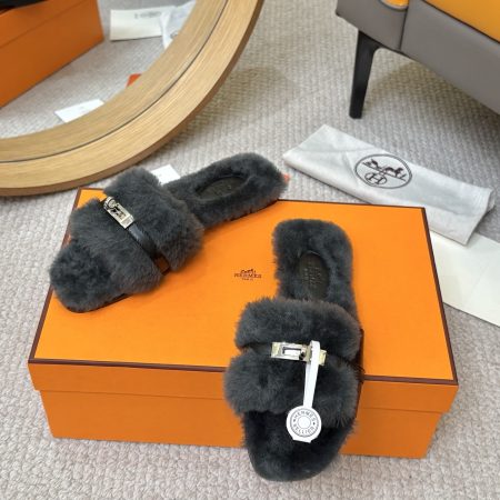 Hermès Furry Slippers - Image 2