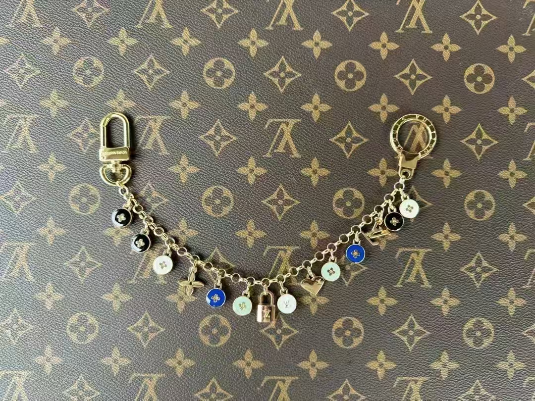 LV Bagchain Keychain - Image 1