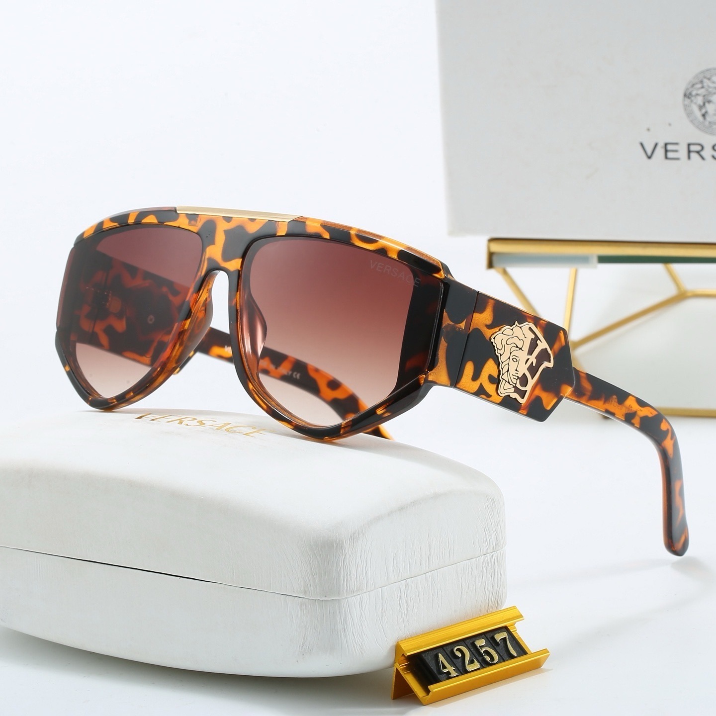 Versace Fashionable Sunglasses - Image 4