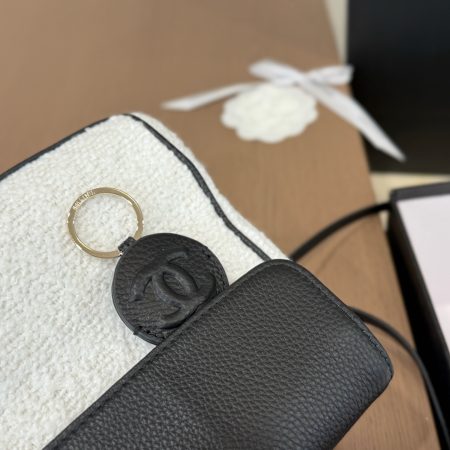 Chanel's New Underarm Bag - Image 7