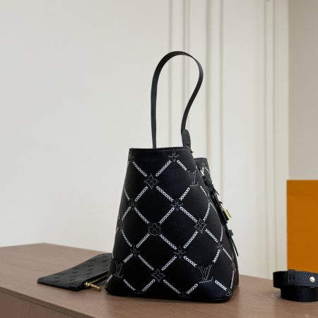 LV Allin Large Bucket Bag - Image 4