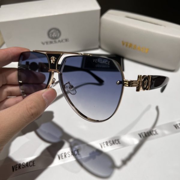 Versace Fashionable Sunglasses