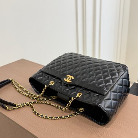 Chanel Quilted Tote Bag - Image 8