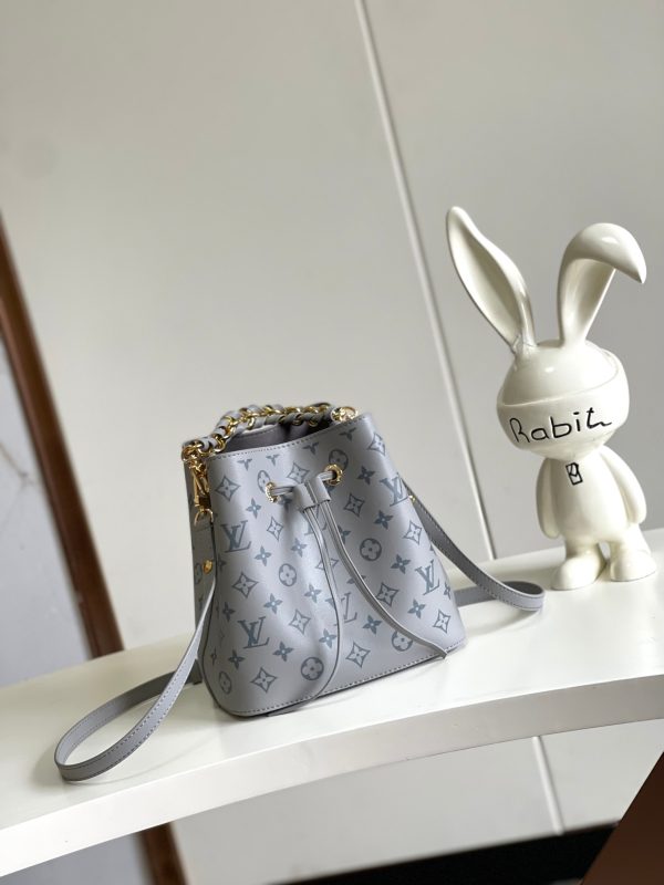 LV Néonoé BB Handbag
