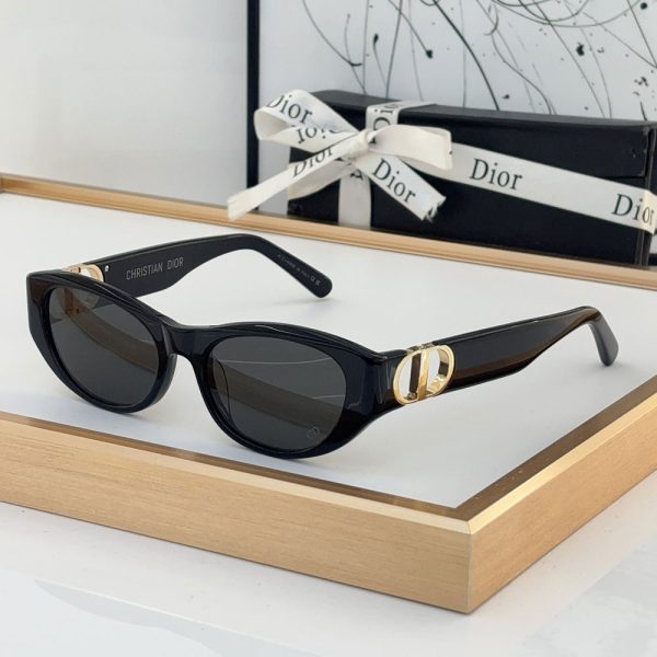 Dior The Hollow Logo of The Mirror Leg  sunglasses Top quality