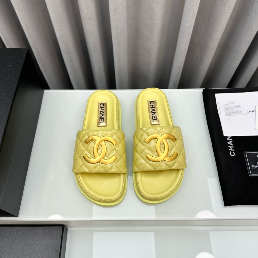 Chanel Gold Label Flat Bottom Fashion Sandals Slide - Image 3