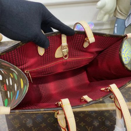 LV YK Onthego MM Bag - Image 3