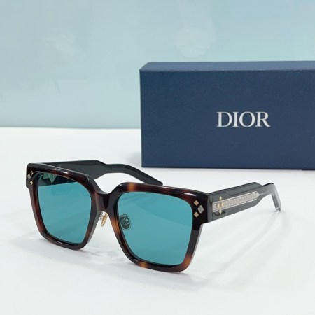 Dior CD Diamond Design Fashion Casual Sunglasses Top quality - Image 4