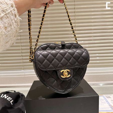 Chanel  Heart Bag - Image 3