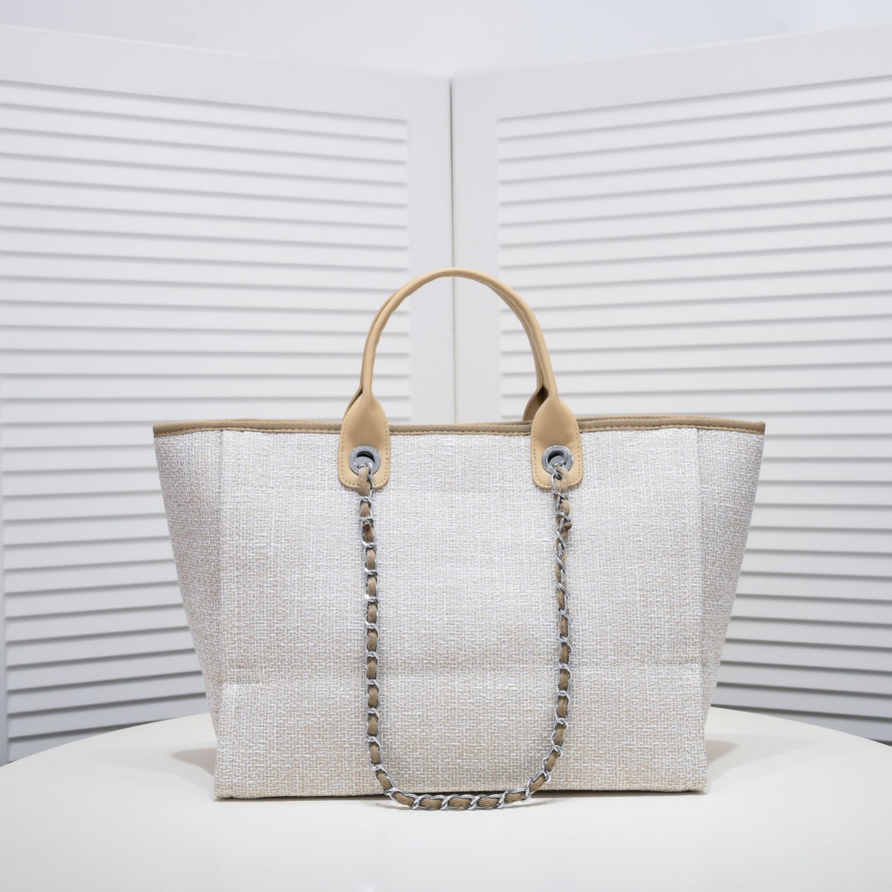 Chanel Canvas Beach Handbag Crossbody Bag - Image 2