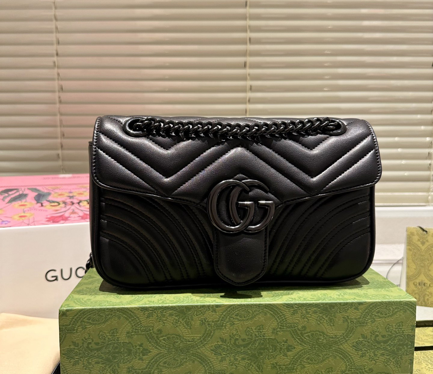 Gucci GG Marmont Small & Mini Shoulder Bag - Image 9