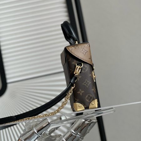 LV Camera Bag - Image 4