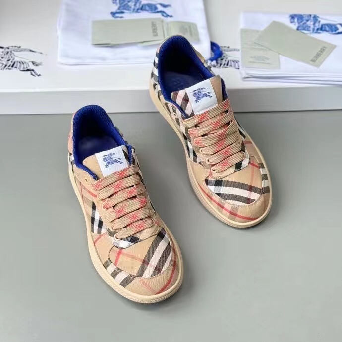 Burberry Couple's Casual Sneakers - Image 1
