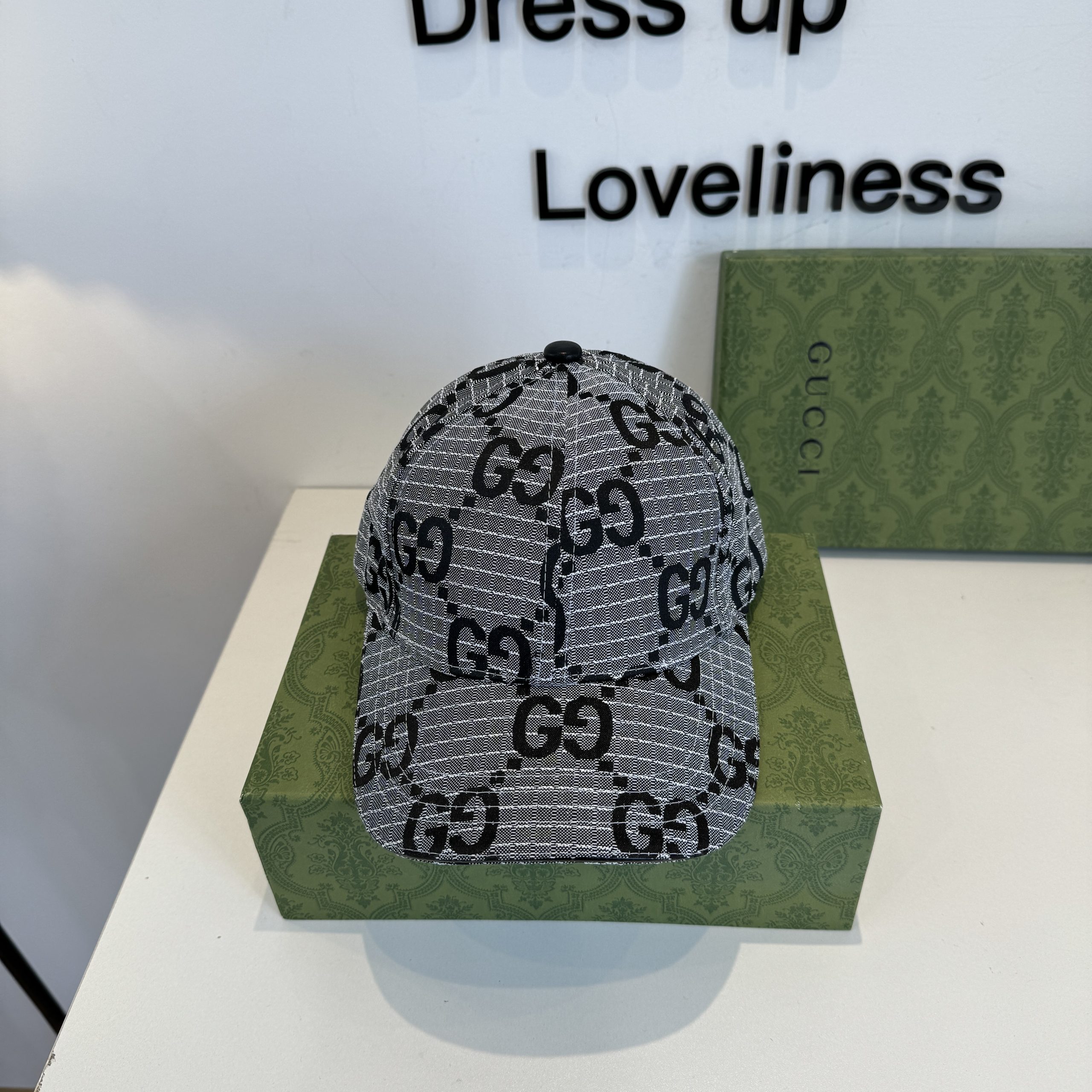 Gucci Baseball Cap - Image 4