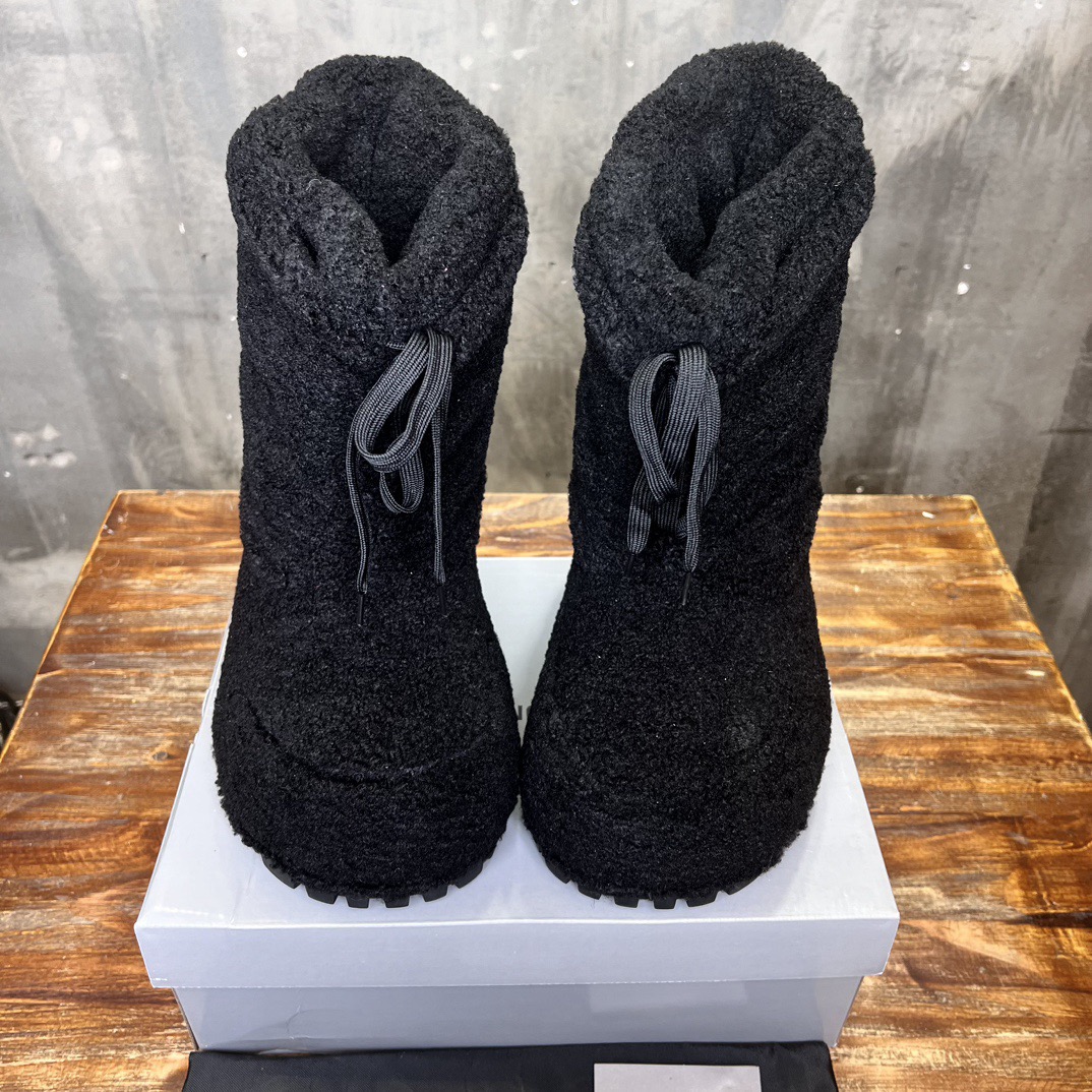 Balenciaga Skiwear Boots - Image 3
