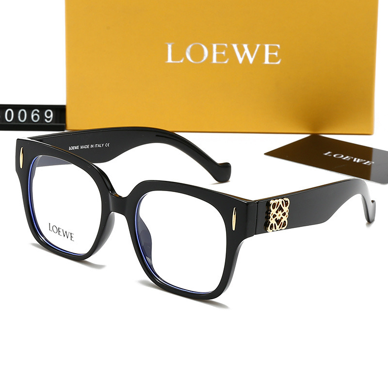 LOEWE Fashionable Sunglasses - Image 4