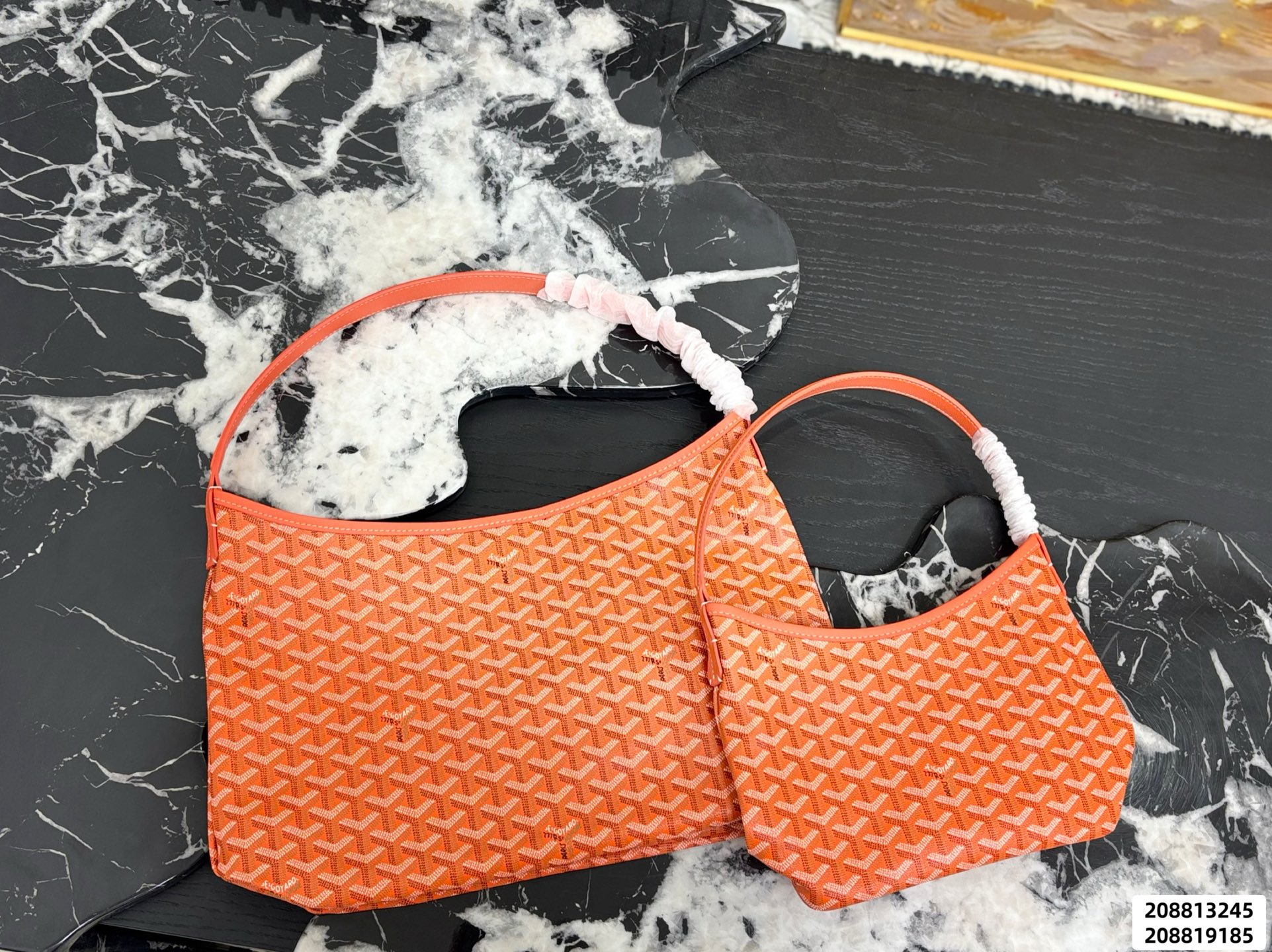 Goyard Hobo Shoulder Bag - Image 4