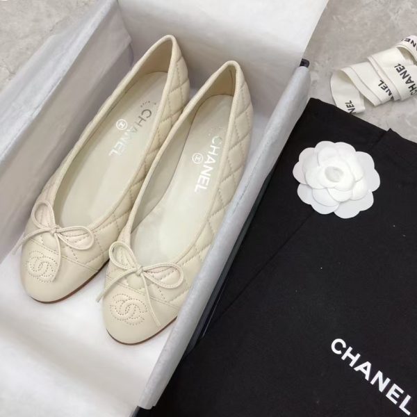 Chanel Simple Casual Shoes Sandals Slide Lambskin Beige