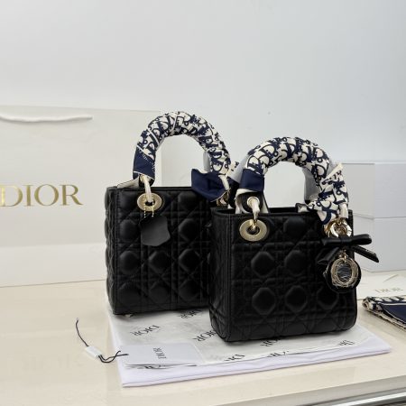Dior Lady Dior Bag with Chain - Image 3