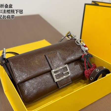 Fendi Baguette Underarm Bag - Image 7