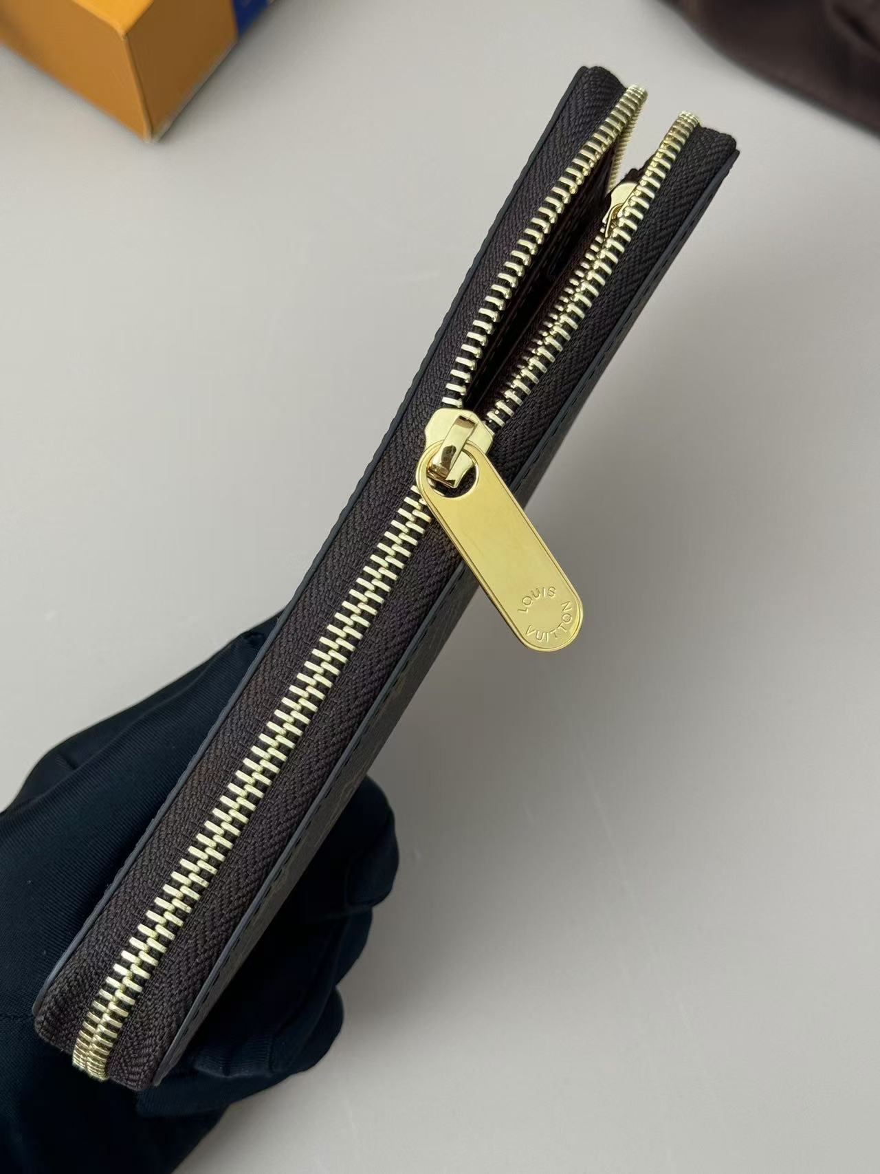 LV Zippy Wallet M24616 - Image 3