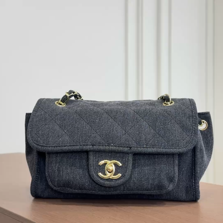 Chanel Denim Underarm Bag - Image 2