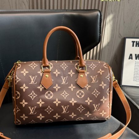 LV Speedy P9 Bandoulière 30 Monogram Bag - Image 4