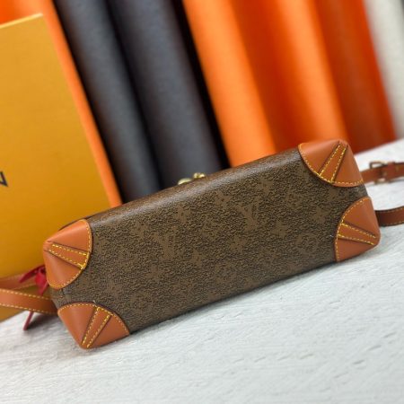 LV Steamer Crossbody Bag - Image 4