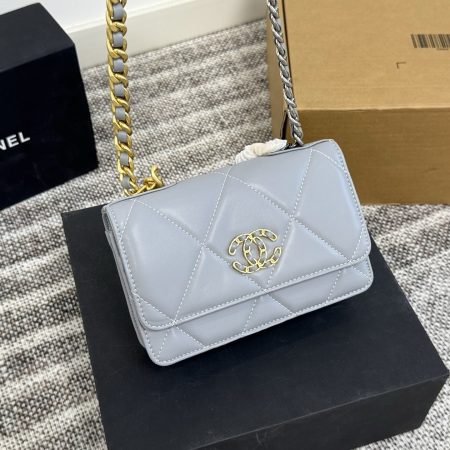 Chanel 19 Woc fortune bag - Image 10