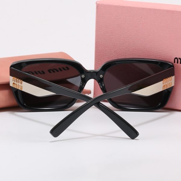 Miu Miu Fashionable Sunglasses