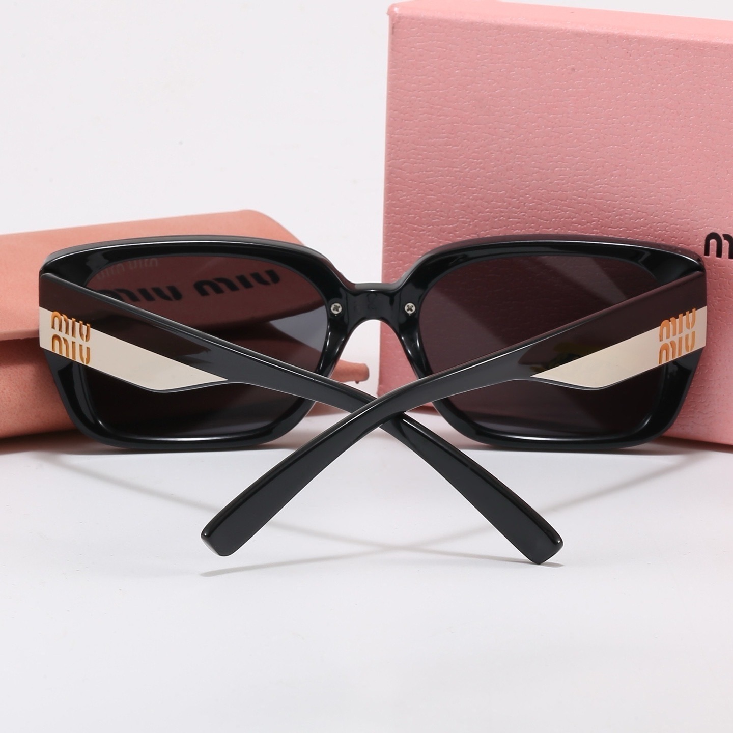 Miu Miu Fashionable Sunglasses - Image 8