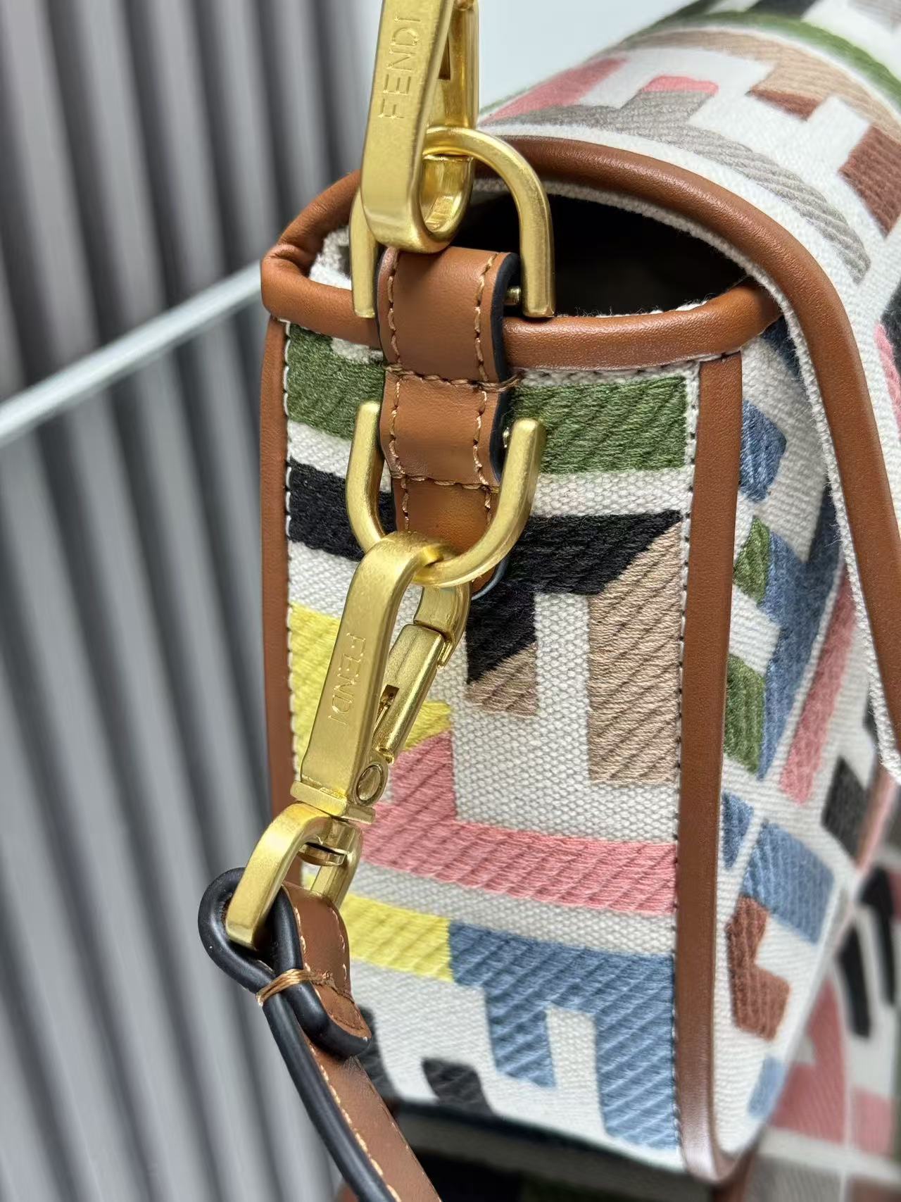Fendi Baguette Multicolour Canvas Bag - Image 5