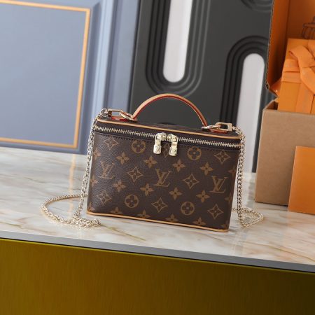 LV Nice Beauty Bag - Image 2