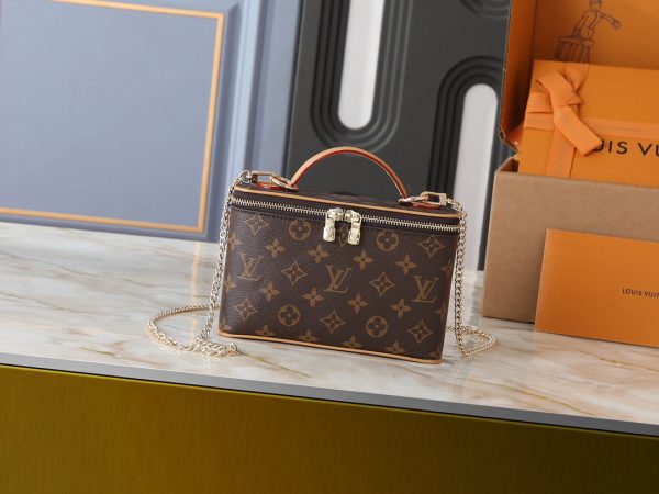 LV Nice Beauty Bag