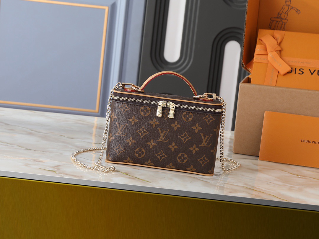 LV Nice Beauty Bag - Image 2