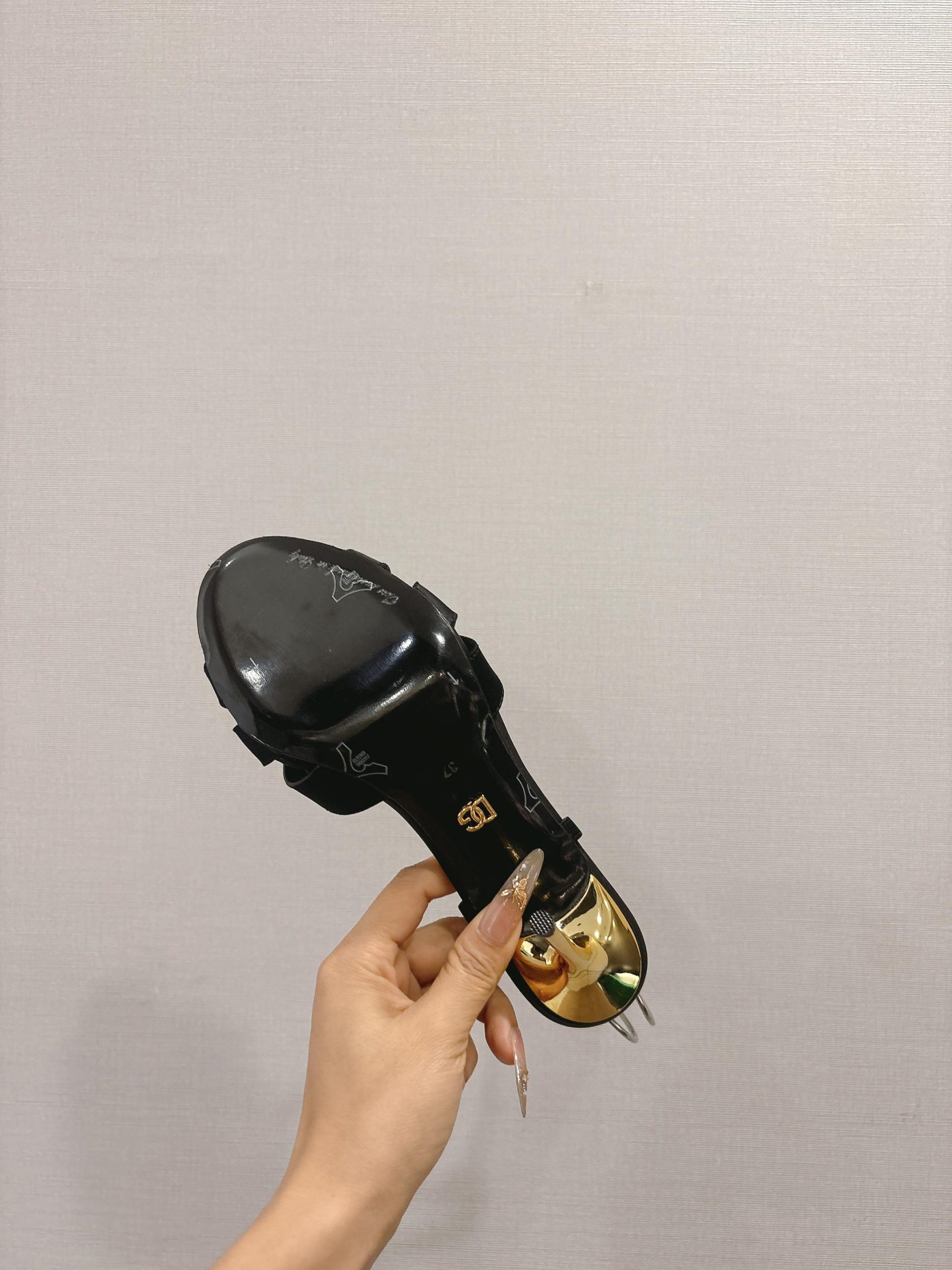 Dolce & Gabbana High Heels - Image 10